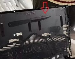Чоловік намагався пронести ніж в літак заховавши його в ноутбуці